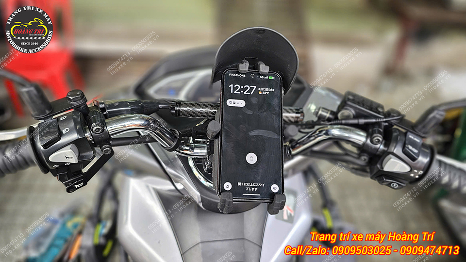 Giá đỡ điện thoại FRX tích hợp sạc không dây