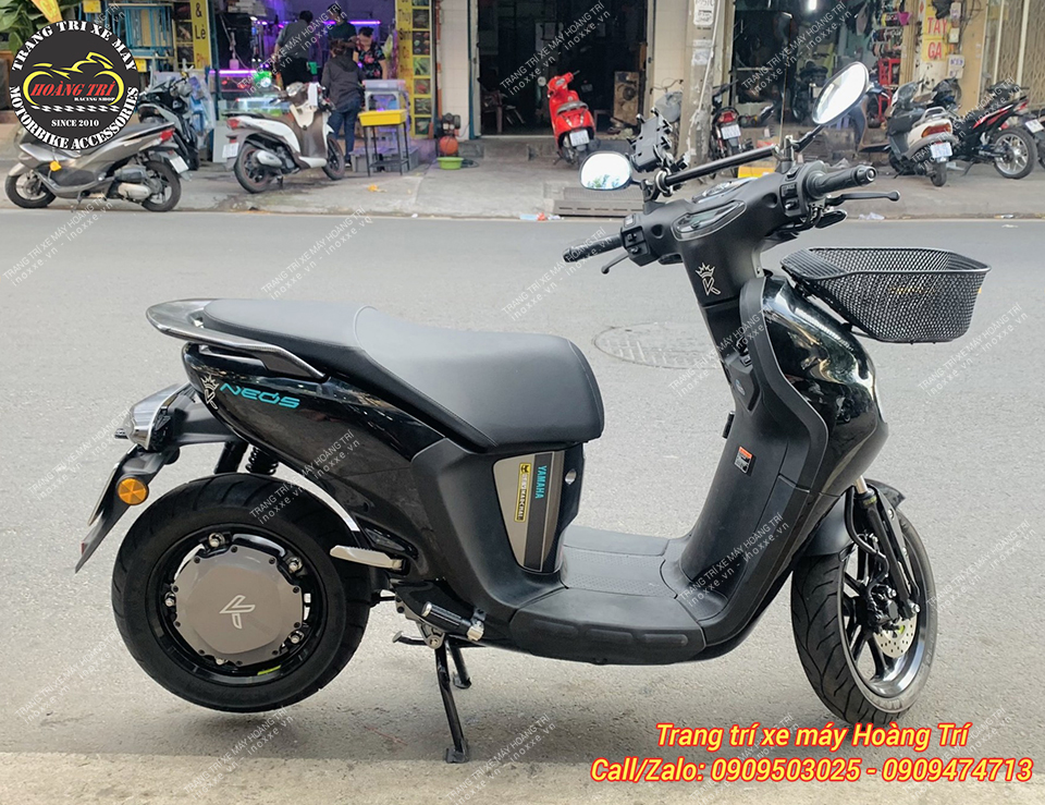 Gác chân phụ xe máy điện Yamaha NEO's