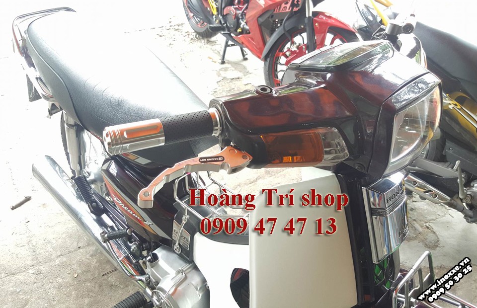 Tay thắng Racing Boy độ xe Dream