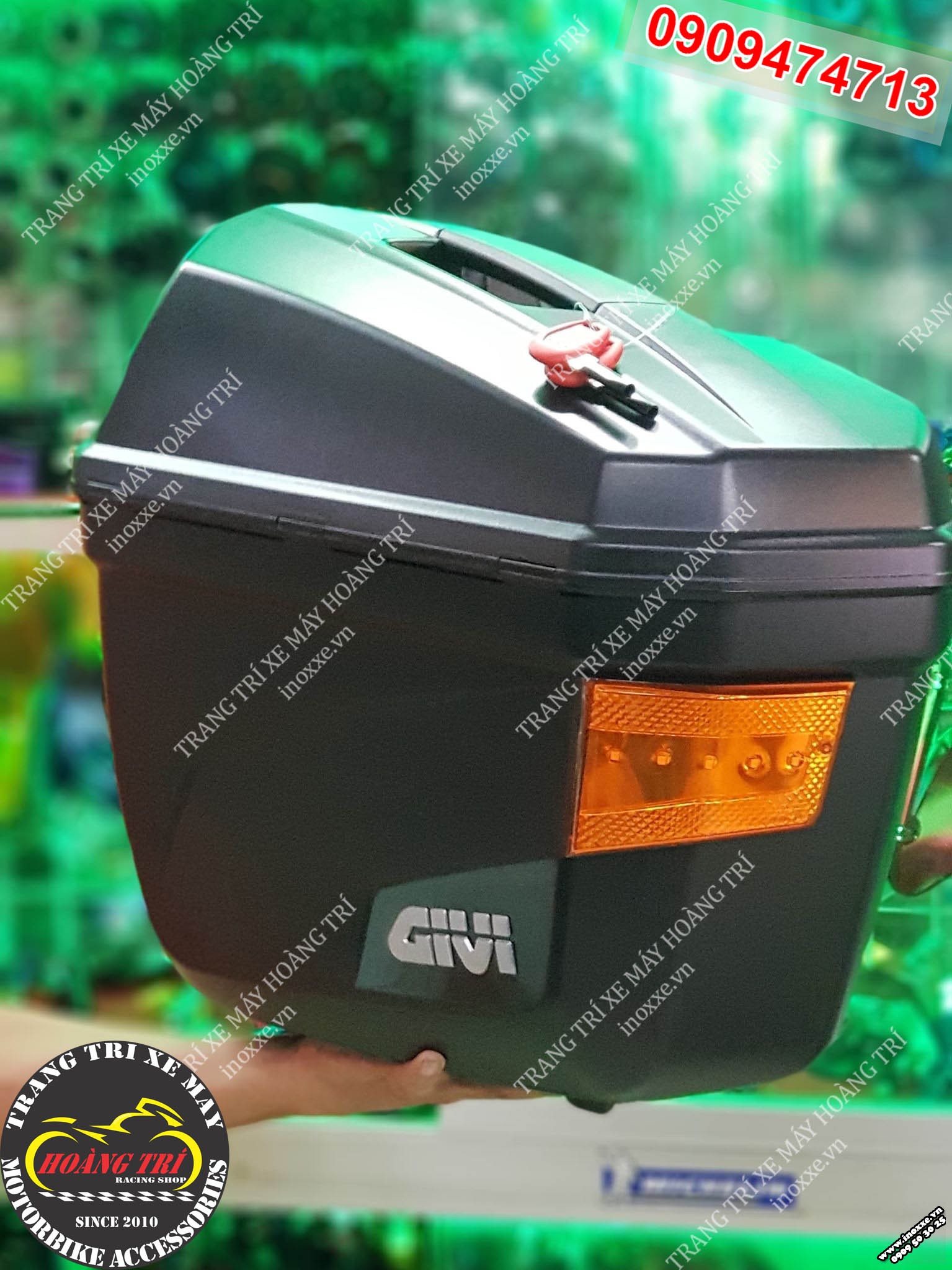 Thùng hông Givi E22N-S có đèn Sinhan