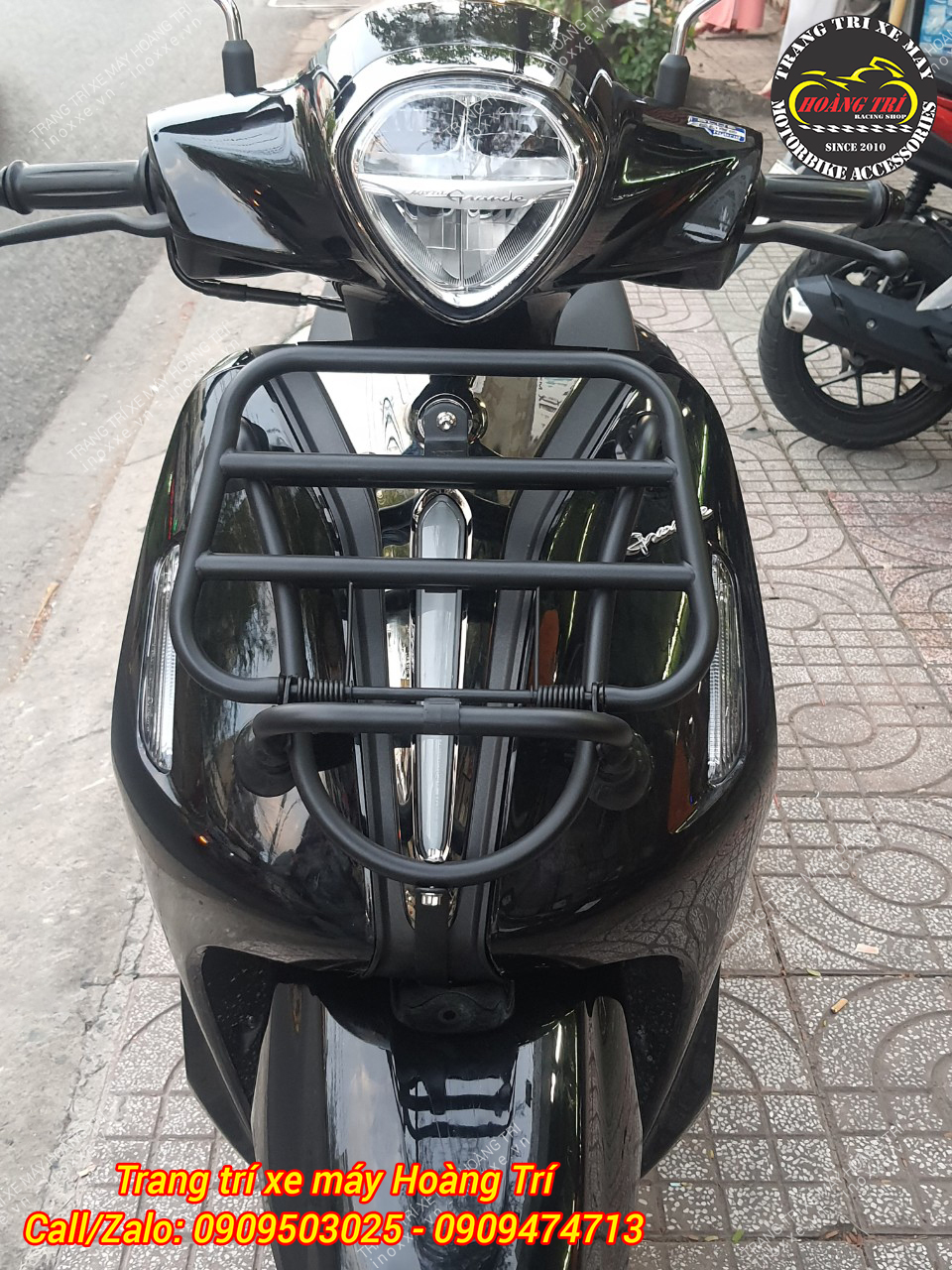 Baga trước Grande kiểu Vespa