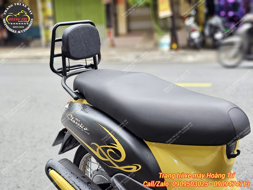 Baga sau kiểu Vespa độ cho xe Classico có đệm tựa lưng