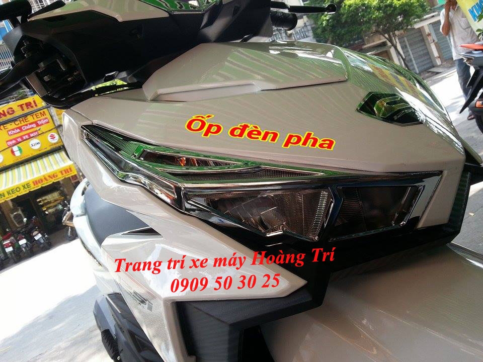 Phụ kiện Click Thái Vario - Ốp đèn trước mạ crom