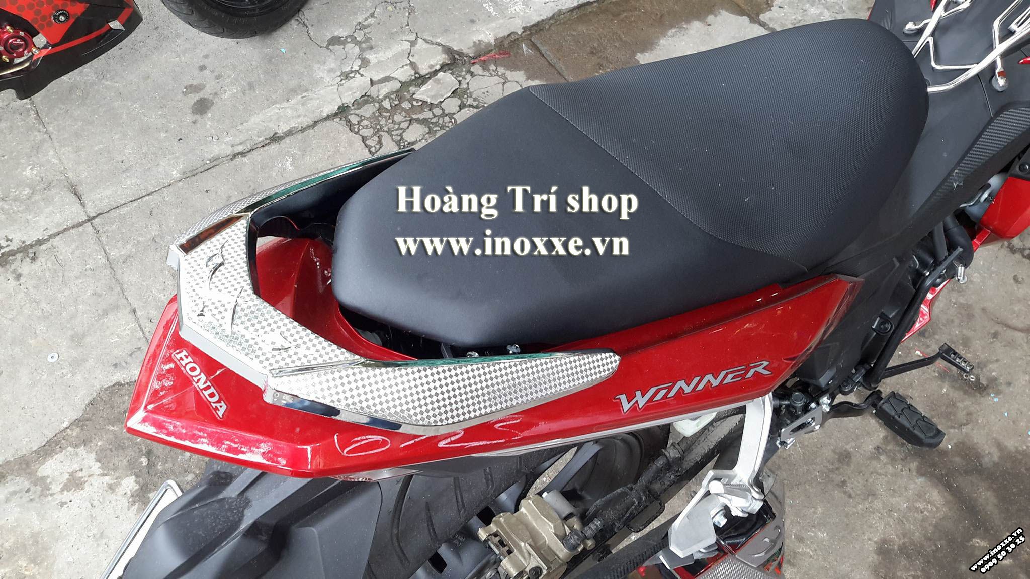 Ốp cản sau xe Winner 150 mạ crom